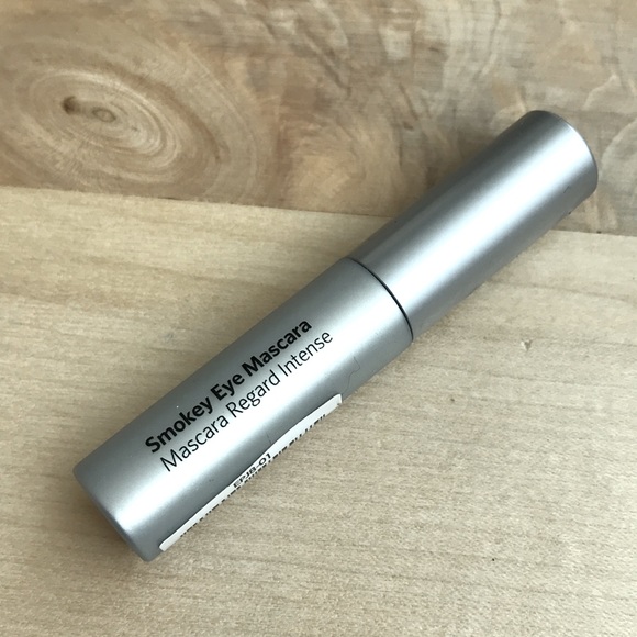 🆕Bobby Brown Black Mascara (Mini) - Picture 2 of 3